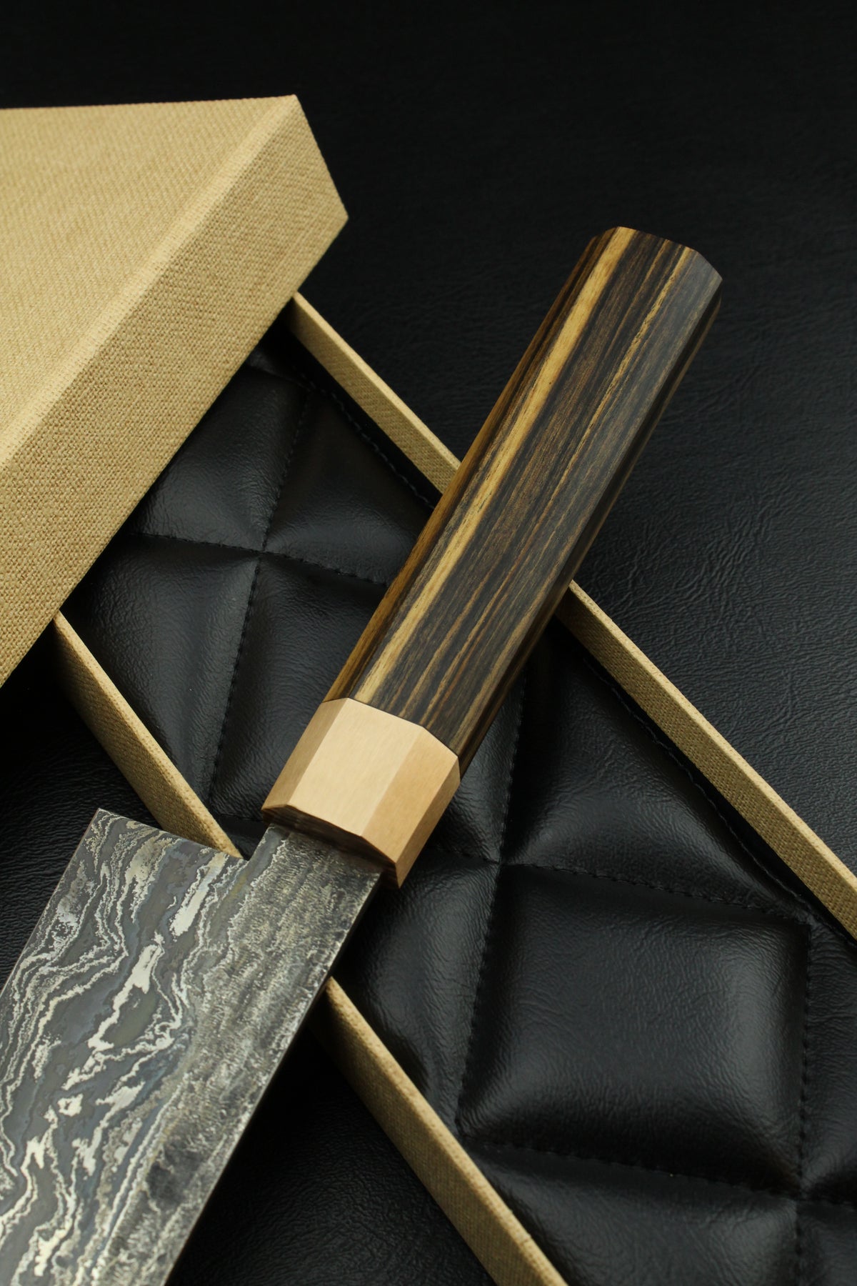Damast-Santoku HK B&W Ebenholz Achteck