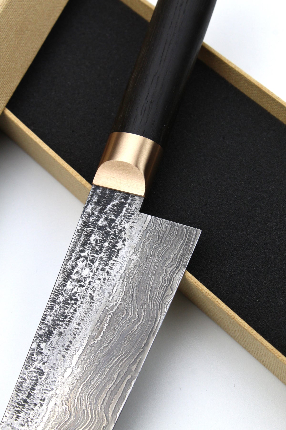 Gyuto Damast Bog Oak oval
