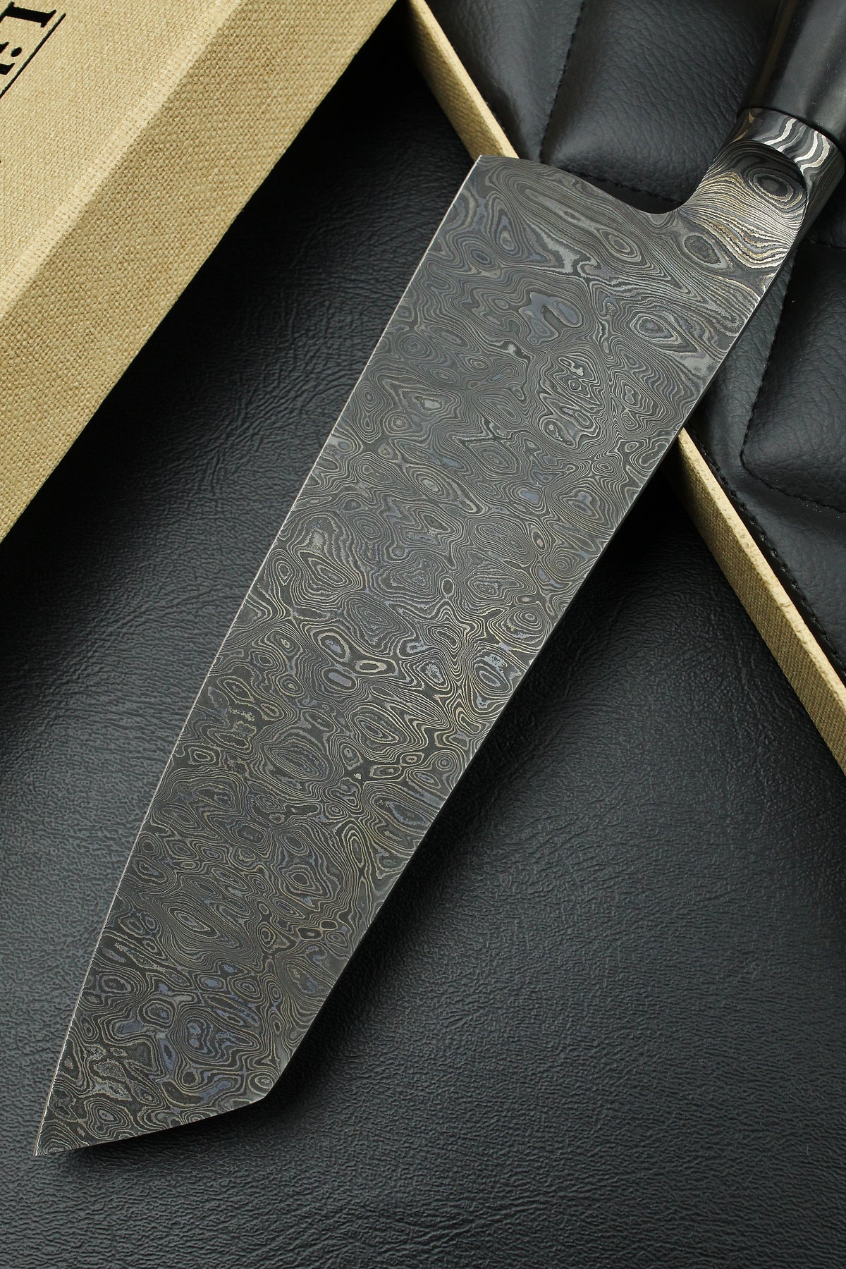Komplettschwarzes Santoku 200